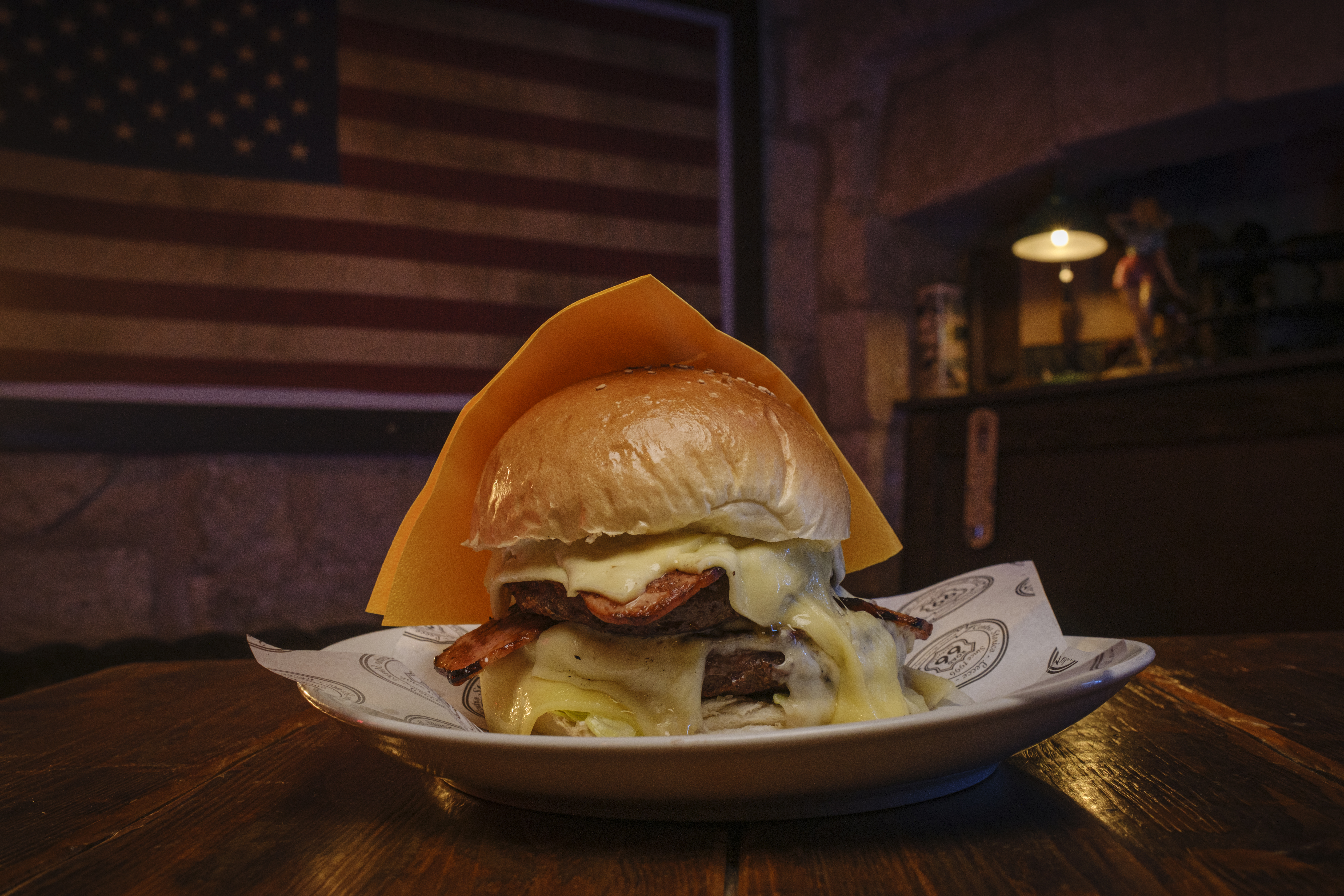 Maxi cheese burger — Hamburger Road 66