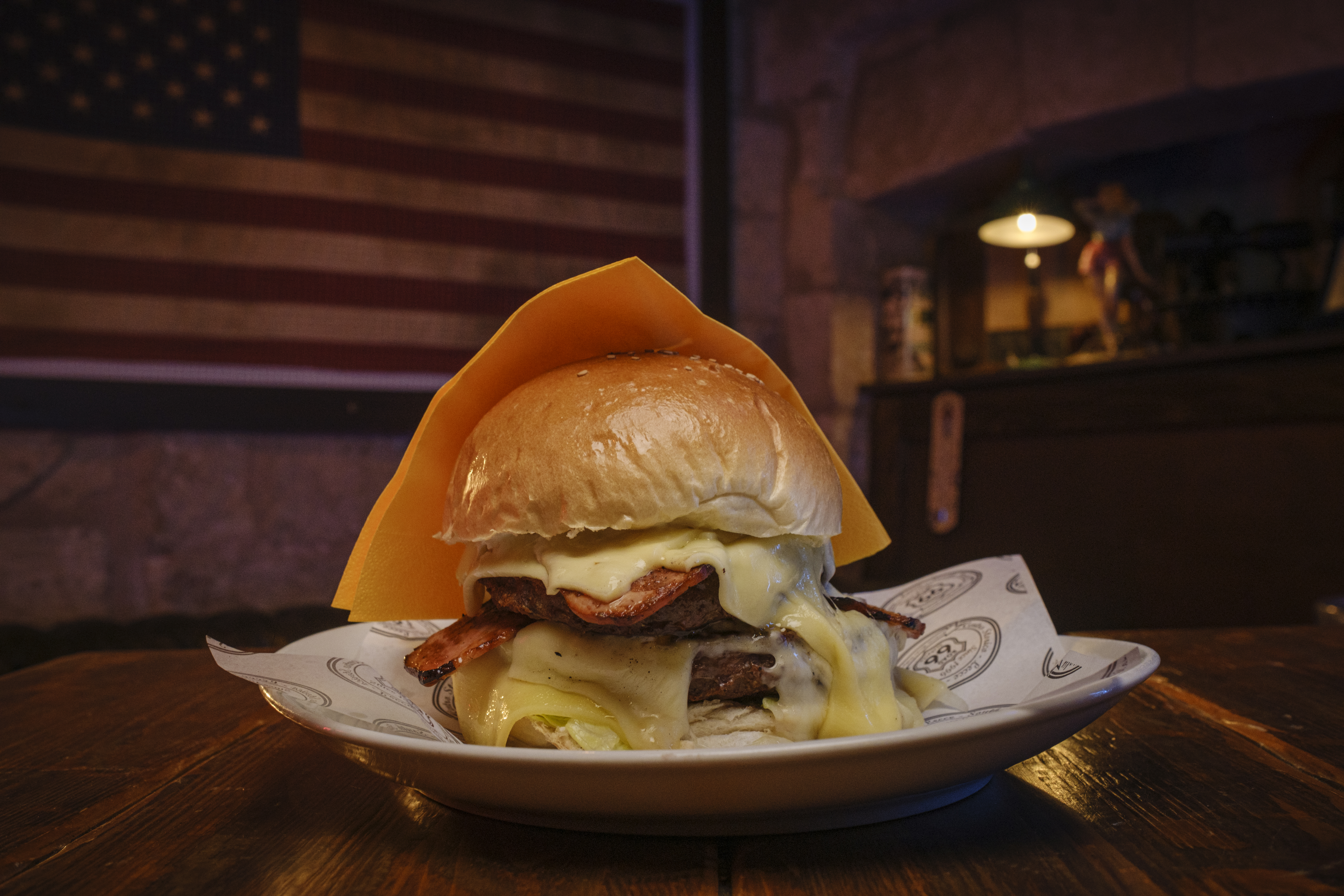 Maxi cheese burger — Hamburger Road 66
