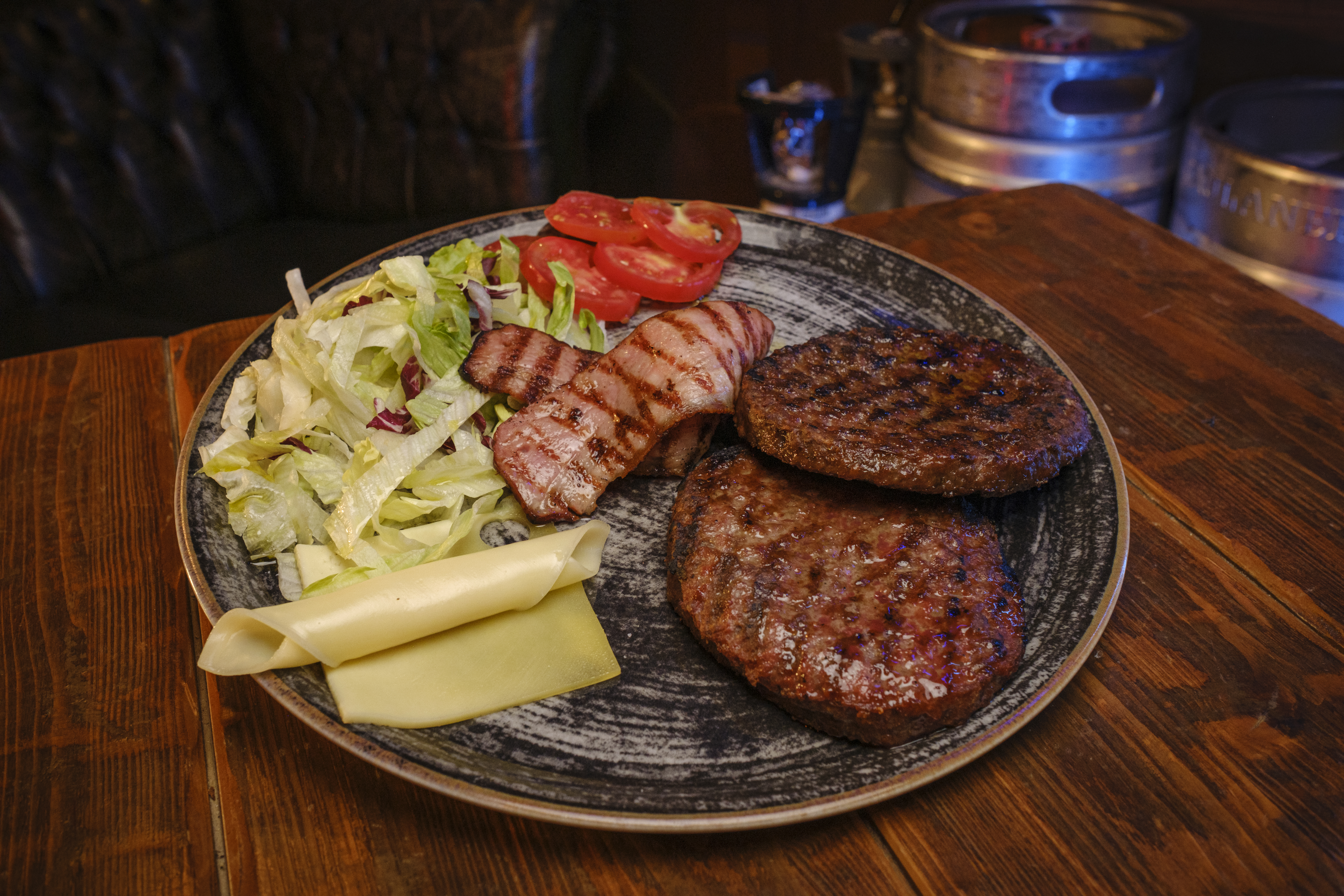 Double hamburger plate — Carne alla brace Road 66